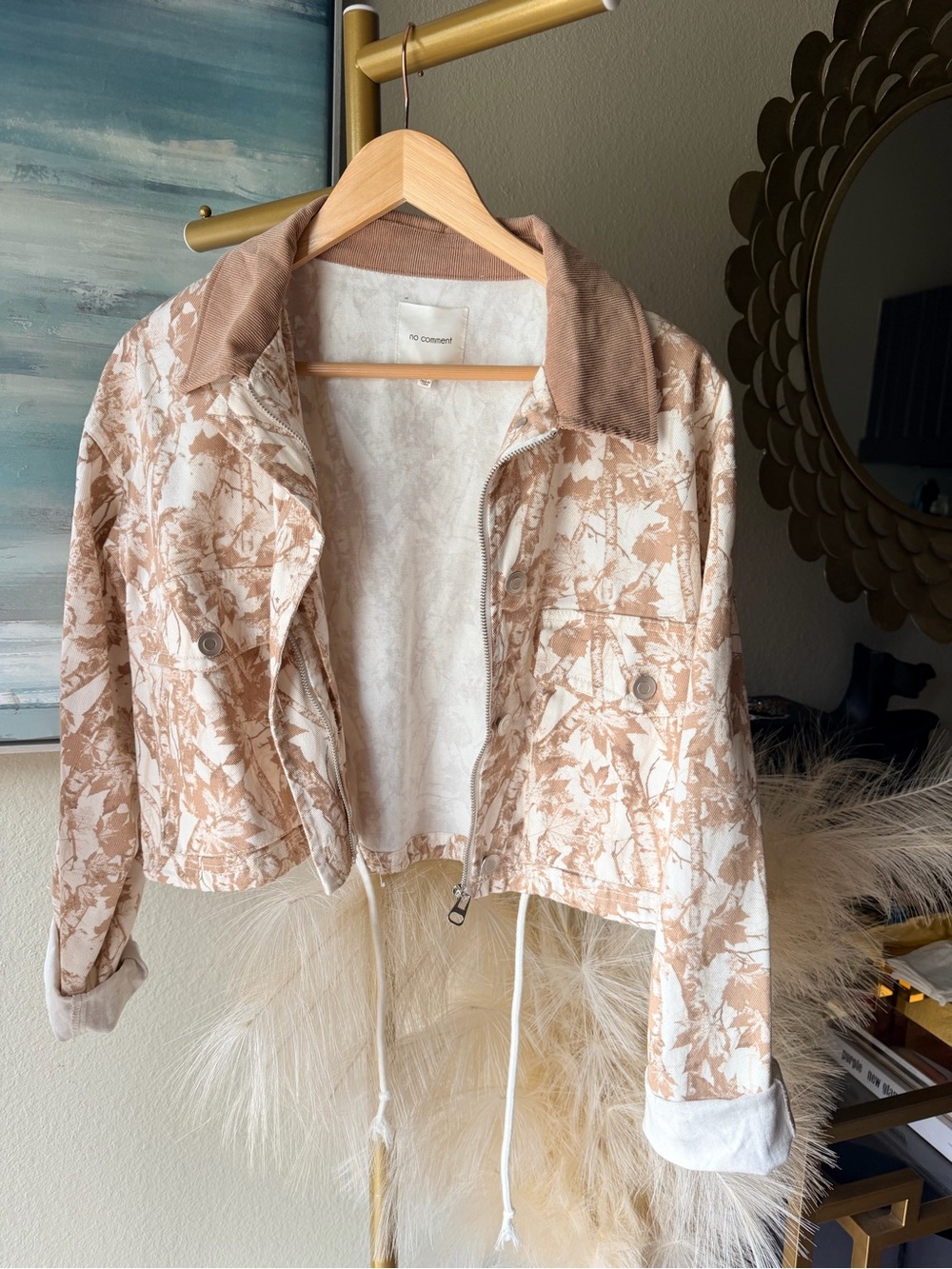 No Comment Cropped Floral-Print Jean Jacket in Beige White